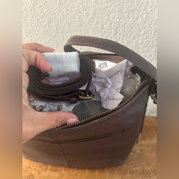 🆕 ASHWOOD WOVEN HOBO BAG IN BROWN - Picture 7 of 10